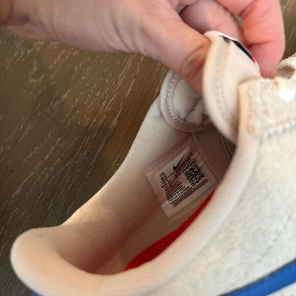 Nike Sacai Trainers In Tan - Picture 7 of 7